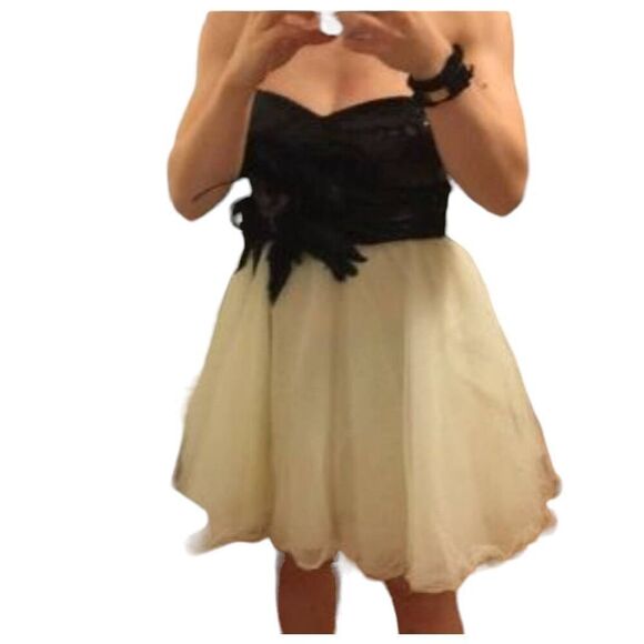 Formal Black & White Strapless Sequin Fluffy Sweetheart Mini Cocktail Dress - Picture 9 of 14